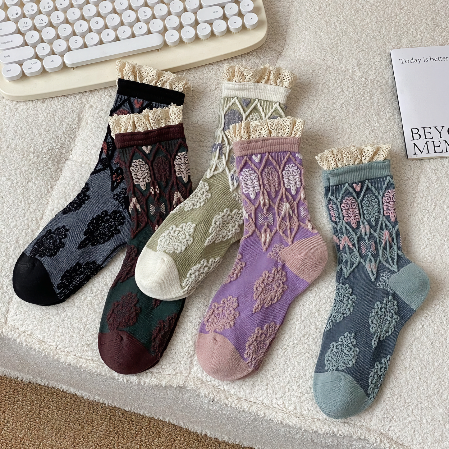 All-Season Vintage Lace-Trimmed Cotton Crew Socks for Women: No.1