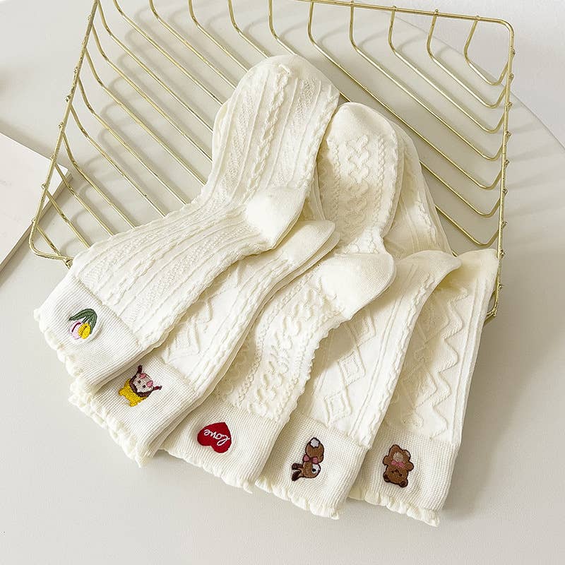 White Cotton Socks with Delicate Design - Cozy and Stylish: No.2