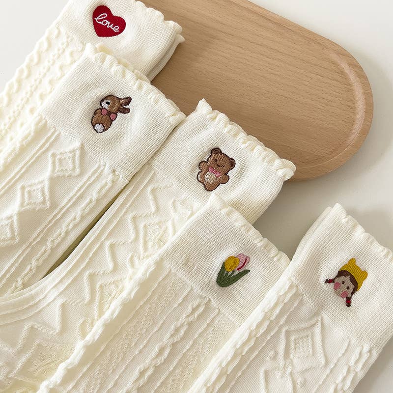 White Cotton Socks with Delicate Design - Cozy and Stylish: No.2