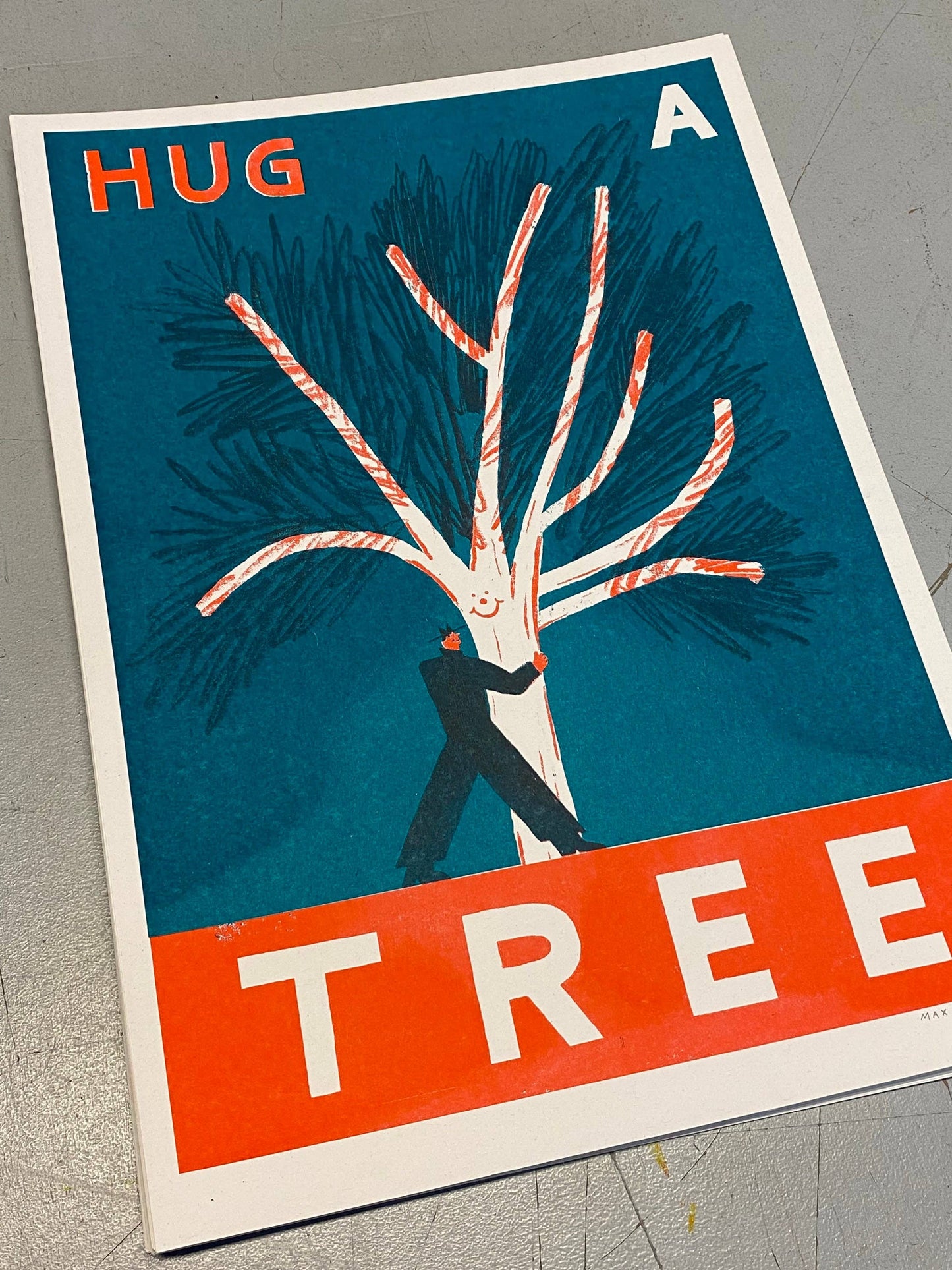 Hug a Tree riso print (A3)