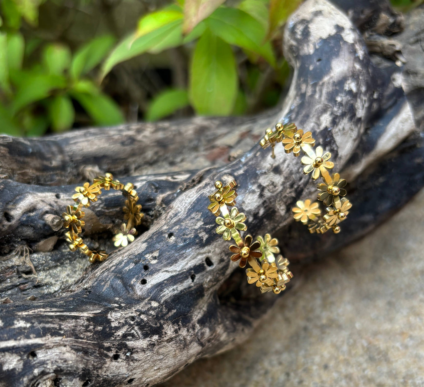 18ct Gold Plated Daisy Earrings