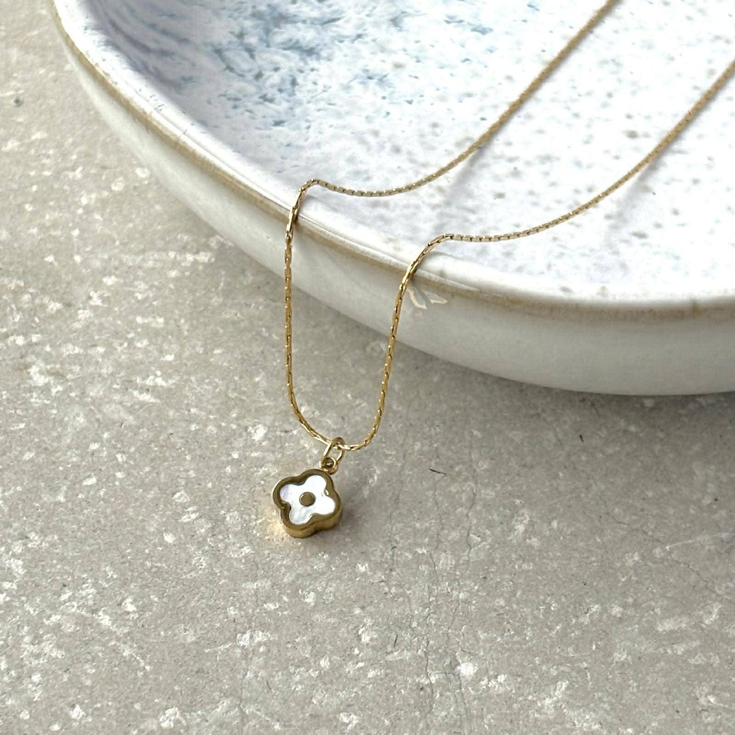 Tarnish Resistant Dainty Geometric Flower Necklace