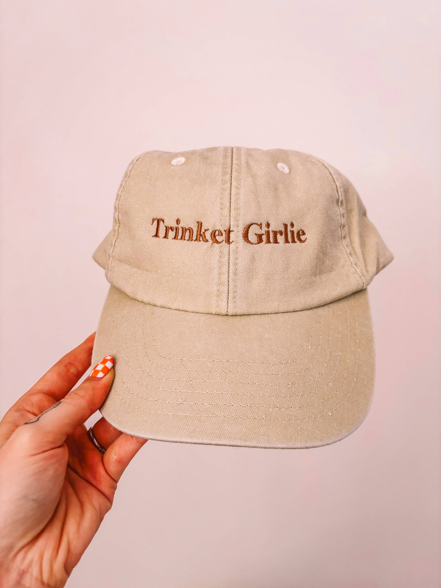 Trinket Girlie embroidered baseball cap: Beige