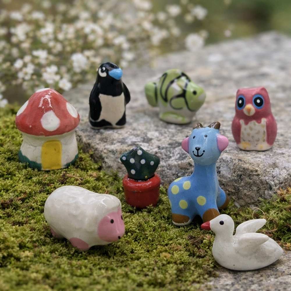 Mini Ceramic Figurines, Assorted Colour, Approx. 2cm: Wild Cat (#35)